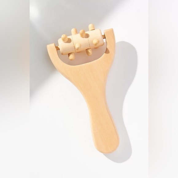 ANTHROPOLOGIE WOODEN JAW MASSAGER ROLLER MASSAGER - Picture 1 of 7